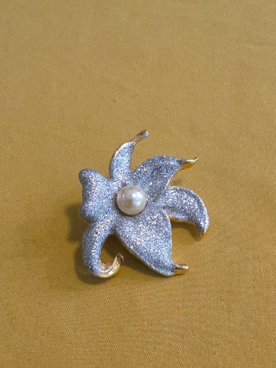 Joann Jewelry - Vintage Flower Costume Jewelry Brooch - Marked "JOANN"